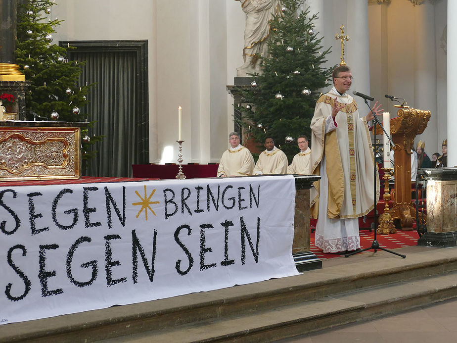 Aussendung der Sternsinger im Hohen Dom zu Fulda (Foto: Karl-Franz Thiede)